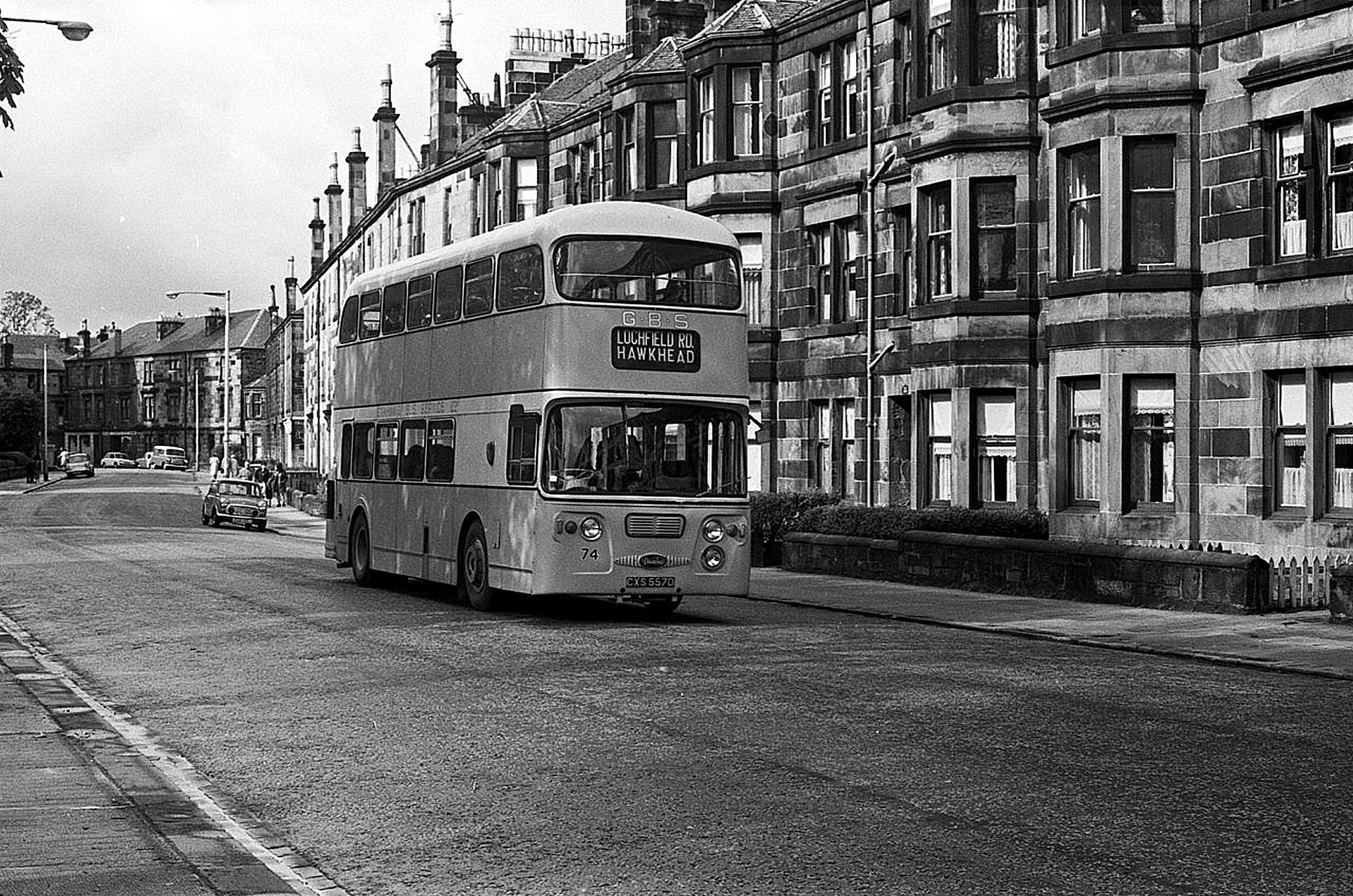 Graham&rsquo;s_bus_on_Seedhill_Road,Paisley–1970-geograph.org.uk-_7054034