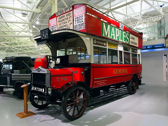 AEC_S-Type_bus_front-left_Heritage_Motor_Centre,_Gaydon