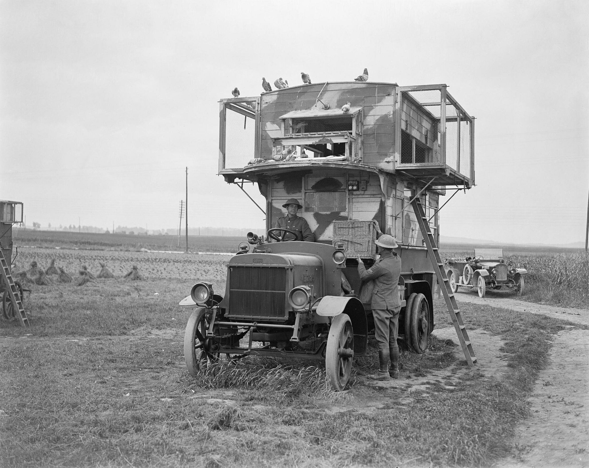 The_Royal_Engineers_Signals_Service_on_the_Western_Front,_1914-1918_Q8999)